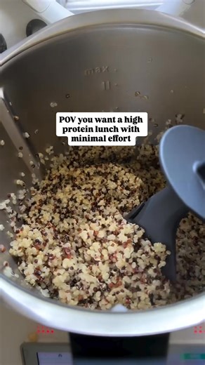 @snowpea_eats shows how simple it is to mix and match Cookidoo® recipes to create an easy, high-protein lunch 🥣✨ By pairing the "Sautéed chicken cubes" recipe with "Cooked quinoa", you get a filling, nourishing meal that’s perfect for busy days and effortless weekly prep. | Thermomix in Australia