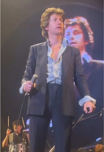 Explore Arctic Monkeys Live Performance Highlights