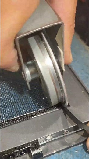 Frameless pocket lock screen, avoids handle height, corrosion-resistant and wear-resistant