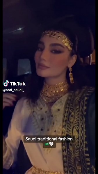 Exploring Saudi Traditional Fashion and Culture