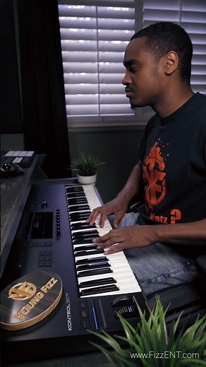 SCARBEE MM-BASS | NATIVE INSTRUMENTS | KONTROL S61