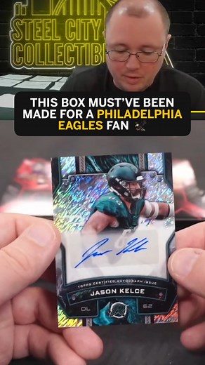 This box must've been packed by an Eagles fan 🦅 #FlyEaglesFly #Topps #FootballCards #GroupBreaks #TheHobby | Steel City Collectibles
