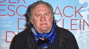 Gérard Depardieu surpris en train d’uriner en public : cette photo qui choque la Toile