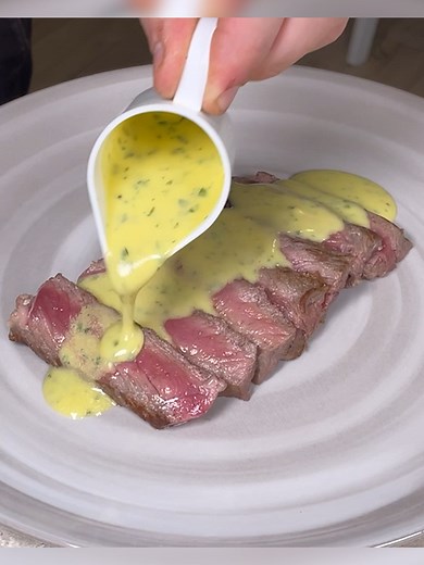 Perfect Béarnaise Sauce Recipe for Steak Lovers