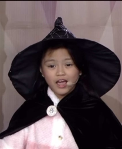 Wicked: Imogen Clawson Sings Defying Gravity Live