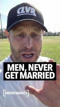 Man says never sign papers to get into a relationship because marriage is a scam in today's time 😳