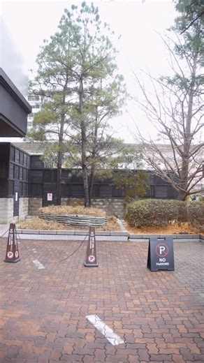 陳語謙 on Instagram: "跟你們分享這趟大阪關西旅程的好旅伴🇯🇵 📍神戶灣喜來登大飯店🏨♨️ 房間寬敞明亮舒適，行李箱可以全.ᐟ部.ᐟ打.ᐟ開.ᐟ 沒錯就是阿妍說的溫泉飯店～當然要泡泡湯囉～ 如果不太習慣大眾湯、或有點害羞的朋友 這裡也有私湯可以選擇，帶家人一起真的很加分 不只交通方便附近就有便利商店、藥妝店 還有日本環球影城的周邊販賣店🍌 再用 `Travel Contents APP` 把行程、門票、吃喝玩樂通通丟進手機裡.ᐟ.ᐟ.ᐟ 連日本環球影城🌍的門票也直接放在裡面🍿 不用翻email、不怕找不到截圖 到現場拿手機出來就好，真的很省心 家人們只要跟著我就可以ᕙ( ͡° ͜ʖ ͡°)ᕗ @travelcontents.tw @universal_studios_japan #日本環球影城 #TravelContents #豪華版關西樂享周遊券 拍攝協力/監修：日本環球影城"