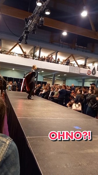 this was so scary but SO FUNNY at the same time😂 If anyone wonders what happend the hilt got stuck in my costume so the lightsaber went in the public (luckely I didn't hit anyone💓) #ohno #fail #starwars #lightsaberspinning #shame