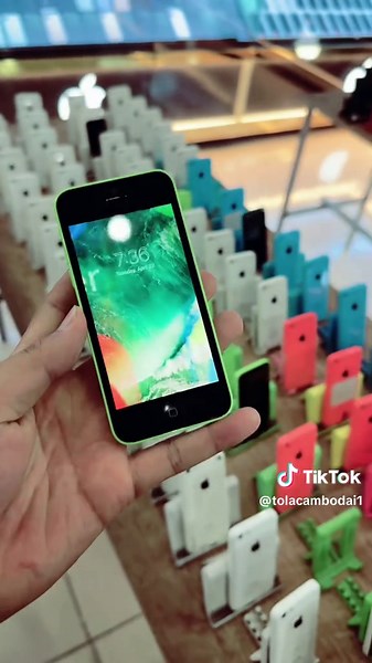 Replying to @Sela-សិលា #smartphone #adminតុលា #typ #iphone5c