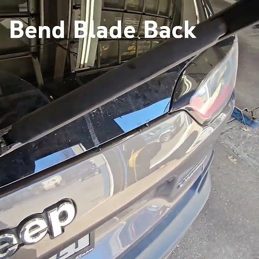 How to remove rear wiper blade (2021 Jeep Cherokee) #carmaintenance