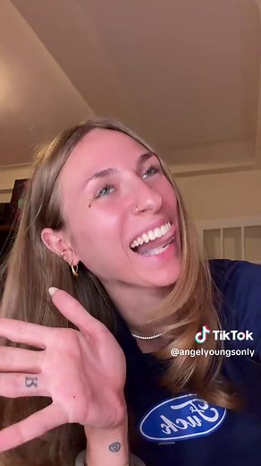 Angel Youngs Glasses Look – Microneedling Healing Day 2