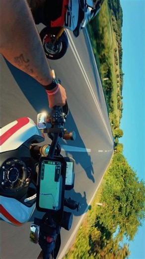 Drag Race Hyper V2 vs Multi V4 RS #ducati