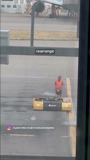Ramp Robot! (Joystick-Controlled Electric Aircraft Tug at London Heathrow)