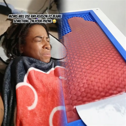 Moms will use anything as an excuse to blame something your phone 😭😂 (Subscribe) DankScole