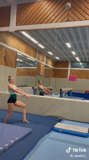 Flick Flack Tutorial: So lernst du ihn Schritt für Schritt