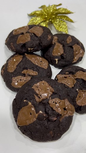 The best Premium Cookies #cakeworkshop #cake #food #vegancookies #diploma #triplechocolatecookies #homebaker | Vidya's kitchen yummy cakes