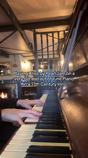 My rendition of Alive on the old one 🎹 @Pearl Jam #pearljam #eddievedder #grunge #90srock #90sgrunge