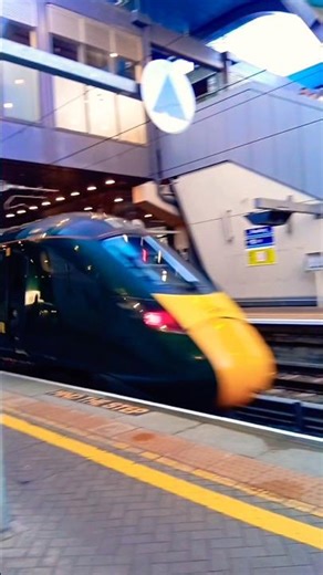 Away we go ! #greatwesternrailway #gwr #reading #trainspotting #class800