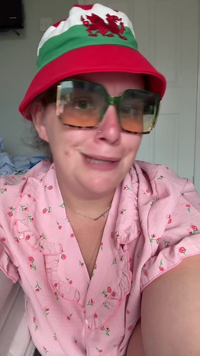 #shhhtunning #viral #wales #welsh #famousgirlinthevalleys