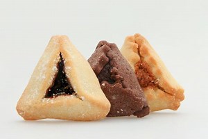 Here's how we make delicious, classic hamantaschen! Recipe and more here: http://bit.ly/makehamantaschen Show us what flavors you're baking this year! #noshthis | Jewish Food