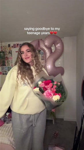 the balloons weren’t cooperating LOLL #birthday #20 #teenager