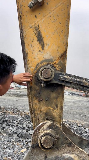 Healing Excavator #fyp #digger #funnyvideo #funnytiktok #strongjack #strongjackgroup #excavator #strongjackexcavator #excavatorlife #excavatoroperator #goodjob #repair