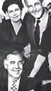 ✨ Andrés Soler, uno de los grandes del Cine de Oro Mexicano, también fue conocido por su vida independiente y su soltería, demostrando que el talento y la grandeza no necesitan compañía para brillar. 🌹 Con su versatilidad, carisma y presencia en pantalla, se ganó el cariño del público y dejó un legado imborrable, recordándonos que la pasión por el arte es, a veces, el mejor compañero. 💫🇲🇽 #epocadeoro #CineMexicano #peliculasmexicanas #actormexicano ##andrésoler | Así Fue Show Oficial