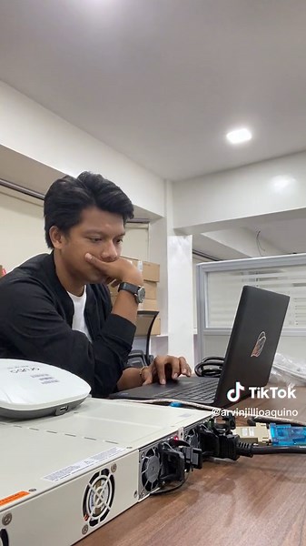 A day in a life of a Network Engineer with QoS disabled 😂