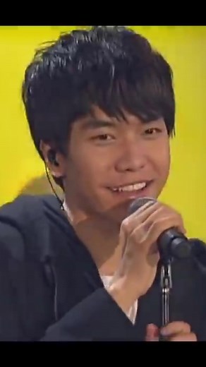 Lee Seung Gi singing My Girlfriend is a Gumiho OST