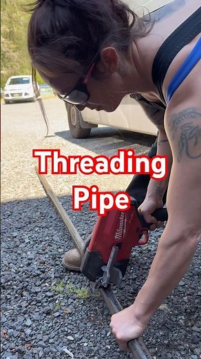 Threading Pipe With the Milwaukee Tool Threader