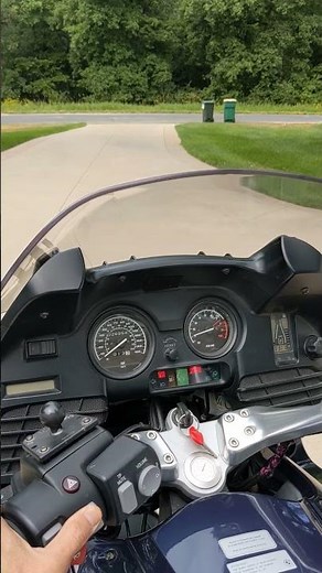 BMW R1150RT windshield operation