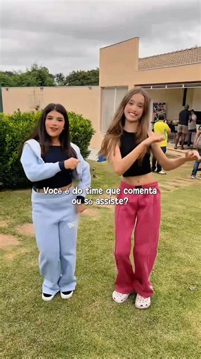 Comment or just watch? #laviniajoia