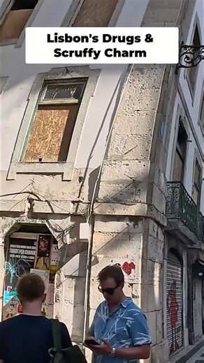 Lisbon Vlogs: Scruffy Streets, Vibrant Life, and Offered Drugs! 🇵🇹#shorts