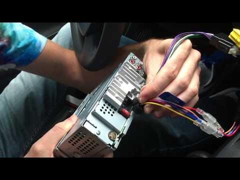 Renault Clio 2 : How to change the radio