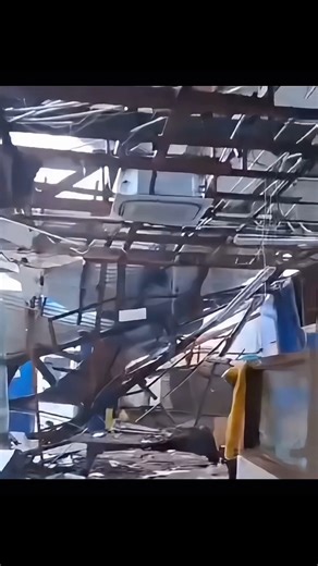 73K views · 1.1K reactions | Imágenes IMPACTANTES: el huracán Melissa con categoría 5 golpea con fuerza a Jamaica en estos momentos ⚠️  CORTESÍA: Tiktok News_Eye #prensaarizona #huracanMelissa #PrimerasImagenes #Jamaica #NOAA #hurricane #category5 #HurricaneMelissa #noticias #naturaldisaster #shockingnews | Prensa Arizona | Facebook