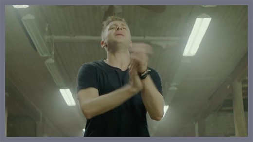 What do Beyoncé, a Bruce Willis stunt man, and Avicii have to do with OneRepublic's "Counting Stars?" Ryan Tedder explains it all in our latest Footnotes. ⠀⠀⠀⠀⠀⠀⠀⠀⠀ ▶️ https://vevo.visitlink.me/CdlS8S | Vevo