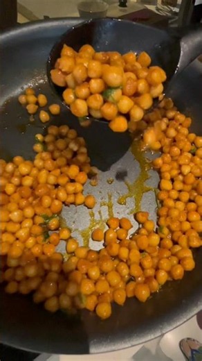 🌶️ Masala Chickpea Fry 🧈🫛 is the best anytime snack. Recipe in the description #perimaskitchen