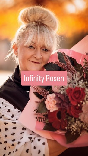 👇Hier lies weiter‼️ 🌹 Infinity Rosen – Die zeitlosen Schönheiten! 🌹 Entdecke die faszinierende Welt der Infinity Rosen, die nicht nur durch ihre Eleganz, sondern auch durch ihre Langlebigkeit beeindrucken. Hier sind fünf Gründe, warum sie eine hervorragende Wahl sind: 1️⃣Langanhaltende Schönheit: Infinity Rosen behalten ihre Frische und Farbe für bis zu ein Jahr oder länger. Sie sind die perfekte Wahl, um dauerhafte Erinnerungen zu schaffen.⚘️ 2️⃣Pflegeleicht: Diese Rosen benötigen kein Wasse
