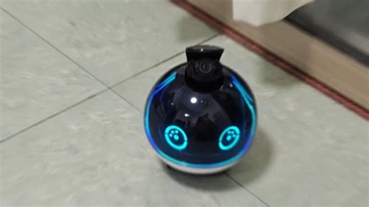 居家场景沉浸体验EBOX接入豆包AI大模型！一天不同的时刻里提问EBOX，看看它如何改变生活~_早上出门问天气情况_午餐时间问菜谱教程_下午锻炼问训练计划_晚