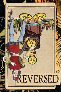 Reversed Four of Pentacles Meanings - ⚜️ Cardarium ⚜️
