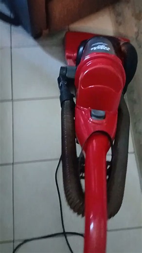 Dirt devil breeze vacuuming hardwood floor need a new belt @sharkvacuumhater_231