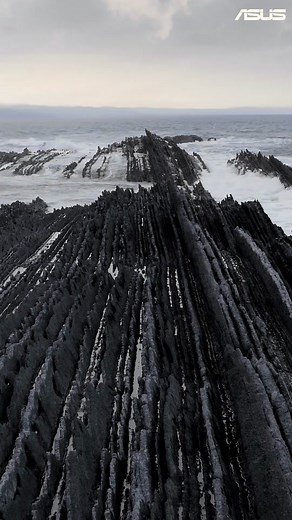 Elegance meets technology in the #ASUS #Zenbook S 16 with premium performance up to AMD's latest Ryzen™ R9 processor. Made with innovative Ceraluminum™, this laptop is as durable as it is beautiful. #NewZenwithSuperiorAI #GeniusZen