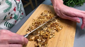 Way to Make Appetizing Soft Rose Cookies in Just 15 Minutes