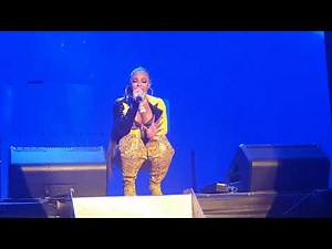 Ashanti Performs intro to rain on me