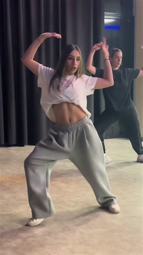 Μπορει να ηταν μια απαιτητική χορογραφια αλλα σημασια εχει να μην τα παρατας✨μικρα βηματα,μεγαλα ονειρα🤍dc:@Notis 🌟#dance #fyyyyyyp #viral