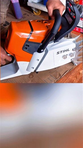 The STIHL MS 661 C is a high-performance 91.1 cc professional chainsaw designed for heavy-duty felling and forestry work. It features a 5.4 kW (7.2-7.3 bhp) engine, weighing approximately 7.4-7.5 kg (powerhead only), with 2-MIX engine technology and M-Tronic electronic engine management for optimized performance and efficiency. 😍😍 #fblifestyle #husqvarna #engine #chainsaw #stihl #motosierras #motorfúrész #kettensäge #tronçonneuse #chainsawman #stihlchainsaw #motosega #motosierra #motorsage #lá