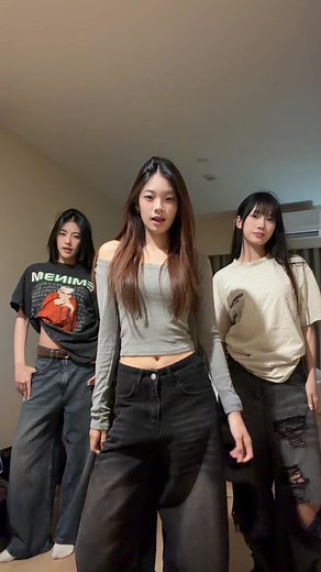 ซีนเต้นสุดชิลในงาน@ชื่ออายูมิโนบิตะไจแอนท์🦮