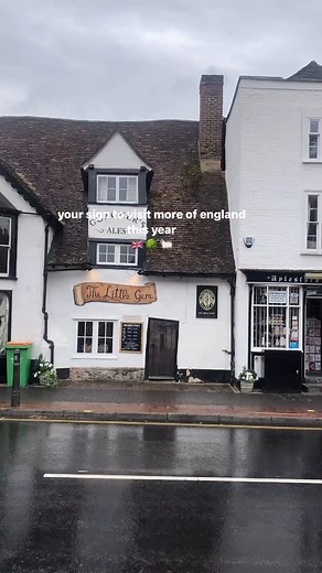 If this video appears on your feed it’s your sign to visit England more this year and discover its beauty! 😍 🎥: @comeawaywithkelly | Love GREAT Britain