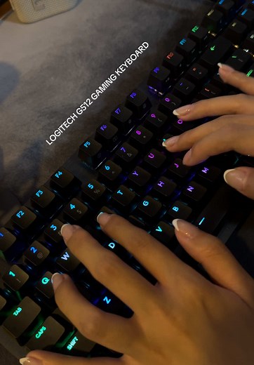 Logitech G512 Carbon Lightsync RGB Gaming Keyboard Review