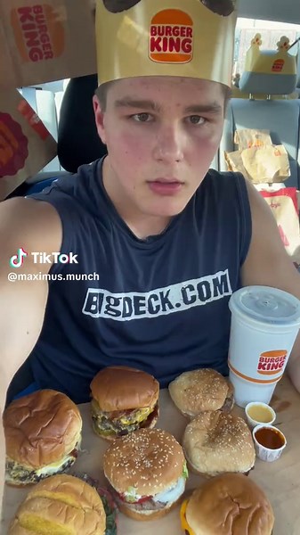 Cheeseburger Mukbang: Enjoying Delicious Cheese Toppings